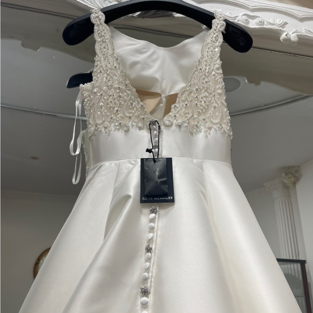 Justin Alexander wedding dress - Picture 10 of 10